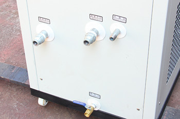 為什么有些用戶使用工業(yè)冷水機(jī)時(shí)很費(fèi)電？