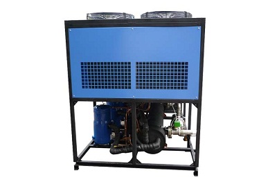 操作冷水機(jī)時(shí)有哪些注意事項(xiàng)？